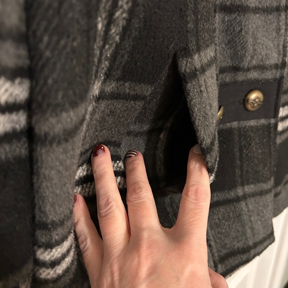 Hydraulic Stylish Black Plaid Women's Coat Medium EUC - Picture 3 of 16